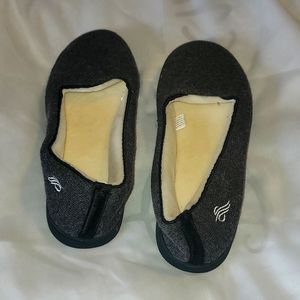 Wish cotton never worn size 6 slippers.